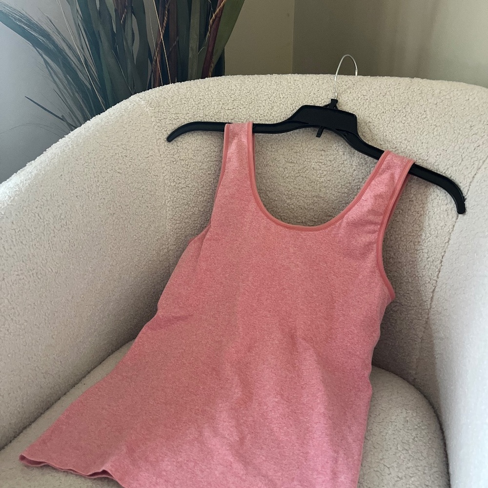 Conch shell Athletic Top